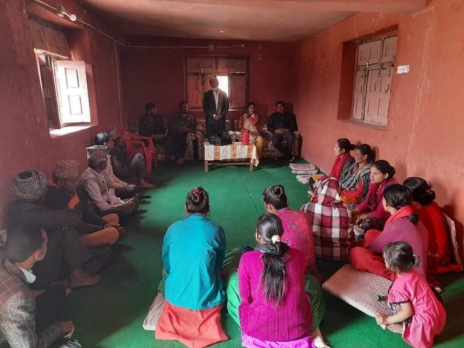 महिलालाई आत्मनिर्भर बनाउन १५ दिने क्रिस्टल चुरा बनाउने तालिम