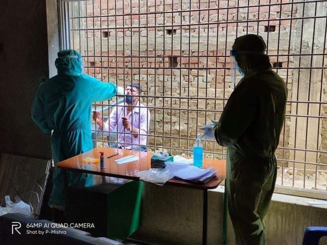 कृष्णनगरमा दुई पत्रकार सहित ११६ जनाको स्वाब संकलन