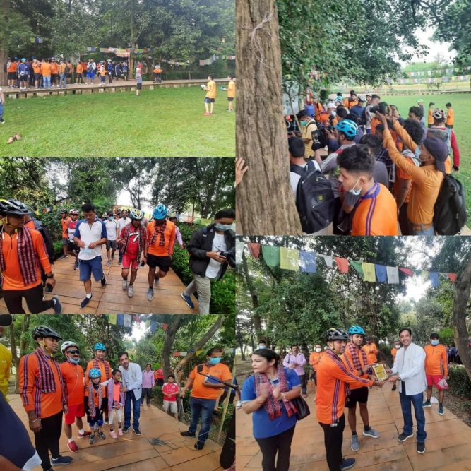 रामग्राम स्तुपमा साईकल यात्रीलाई नगर प्रमुख नरेन्द्र गुप्ताद्वारा स्वागत