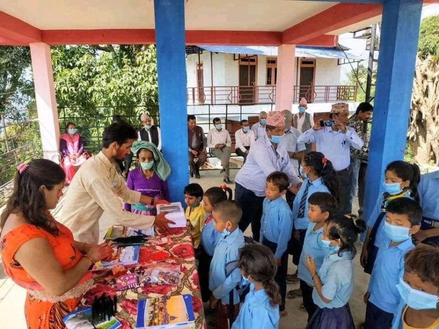 अनेरास्ववियु पर्वतका युवा नेता दिलिपले जन्मदिनको अवसर पारेर गरीब , विपन्न विद्यार्थीलाई गरे शैक्षिक सामाग्री बितरण