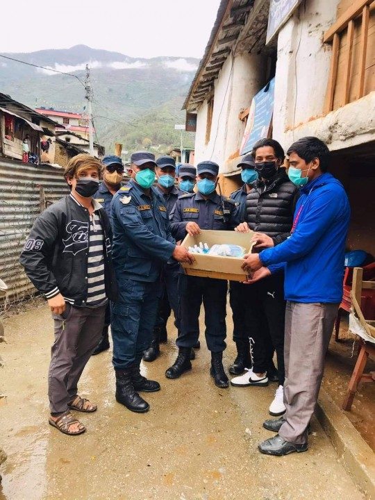 जन्मदिनमा स्वास्थ सामाग्री सहयोग